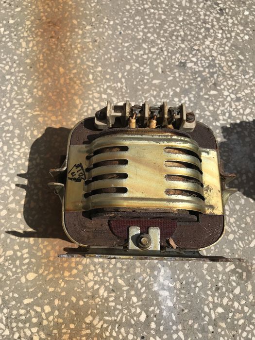 Трансформатори на 380 и 220 волта