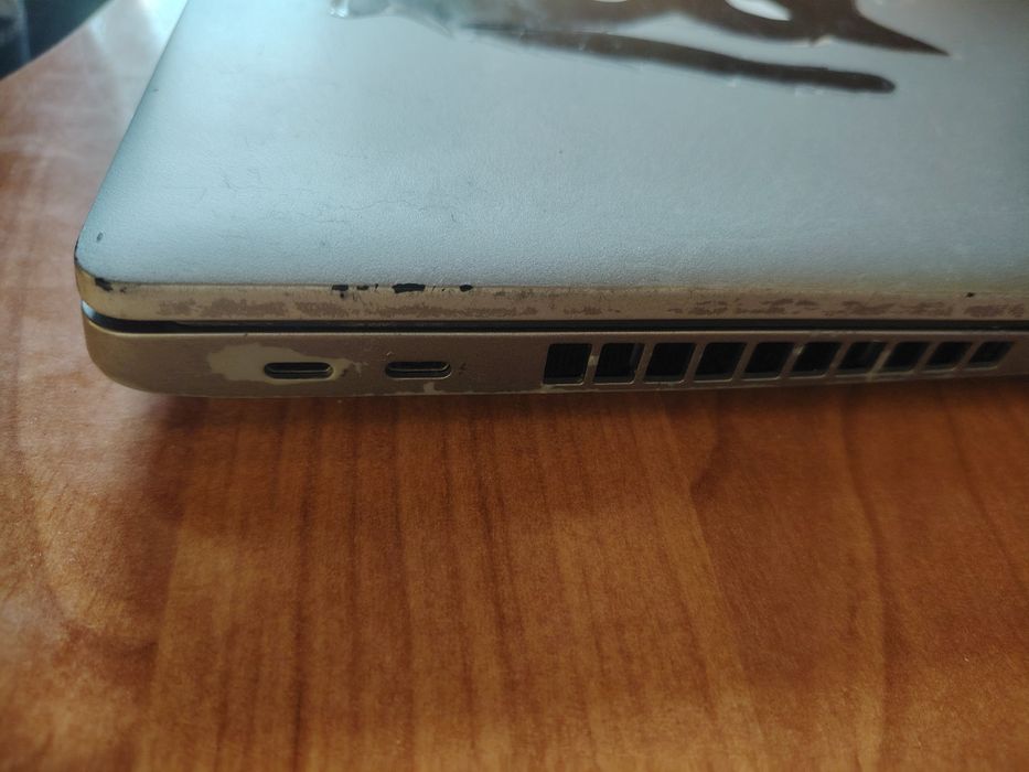 Лаптоп Dell Latitude 5521, i7 (8 ядра/16 нишки), 32GB RAM, 1 TB NVMe