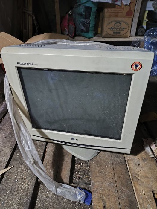 Мониторы компьюторные  старые