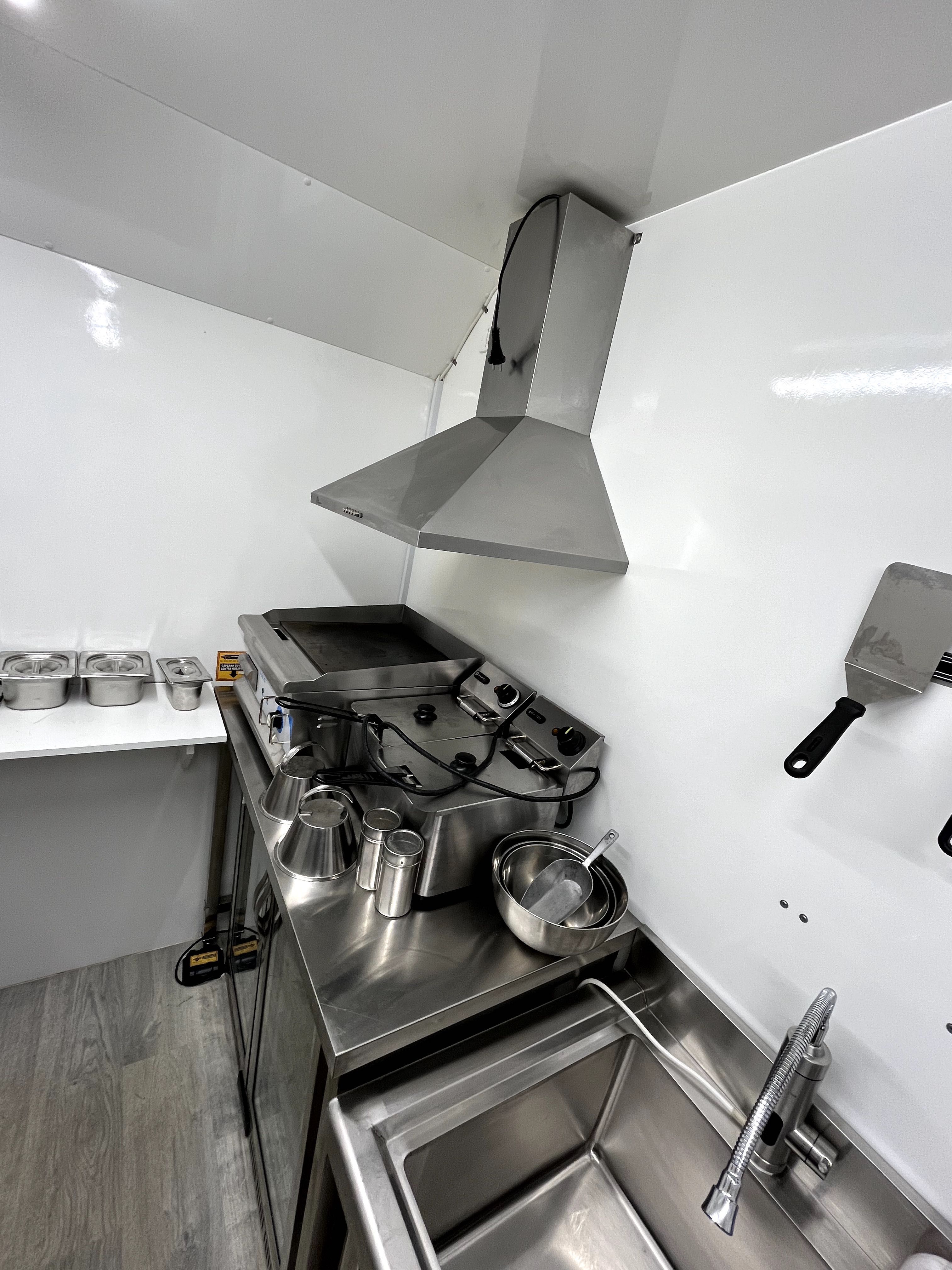 Rulota comerciala tip fast food