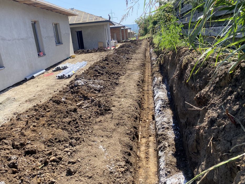 Miniexcavator  excavator santuri  fose fundatii sapaturi mecanizate