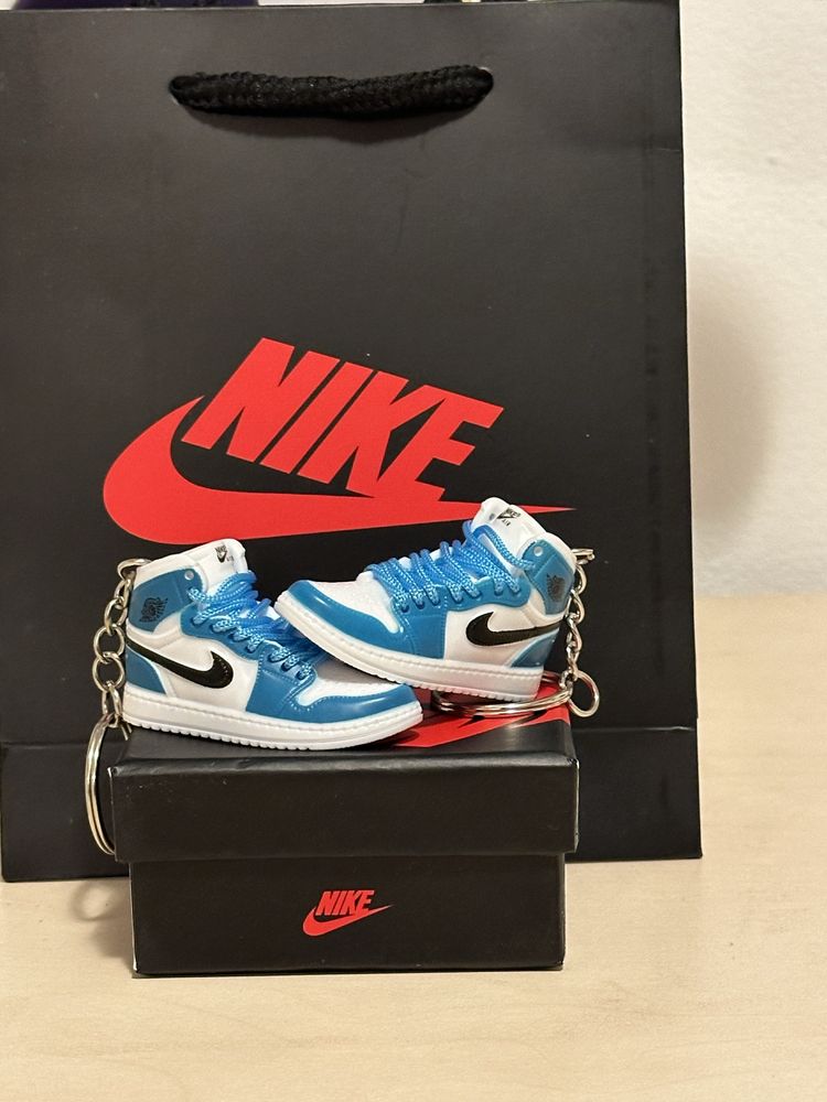 Poartă-ți pasiunea la chei! Brelocuri Nike premium – ediție limitată!