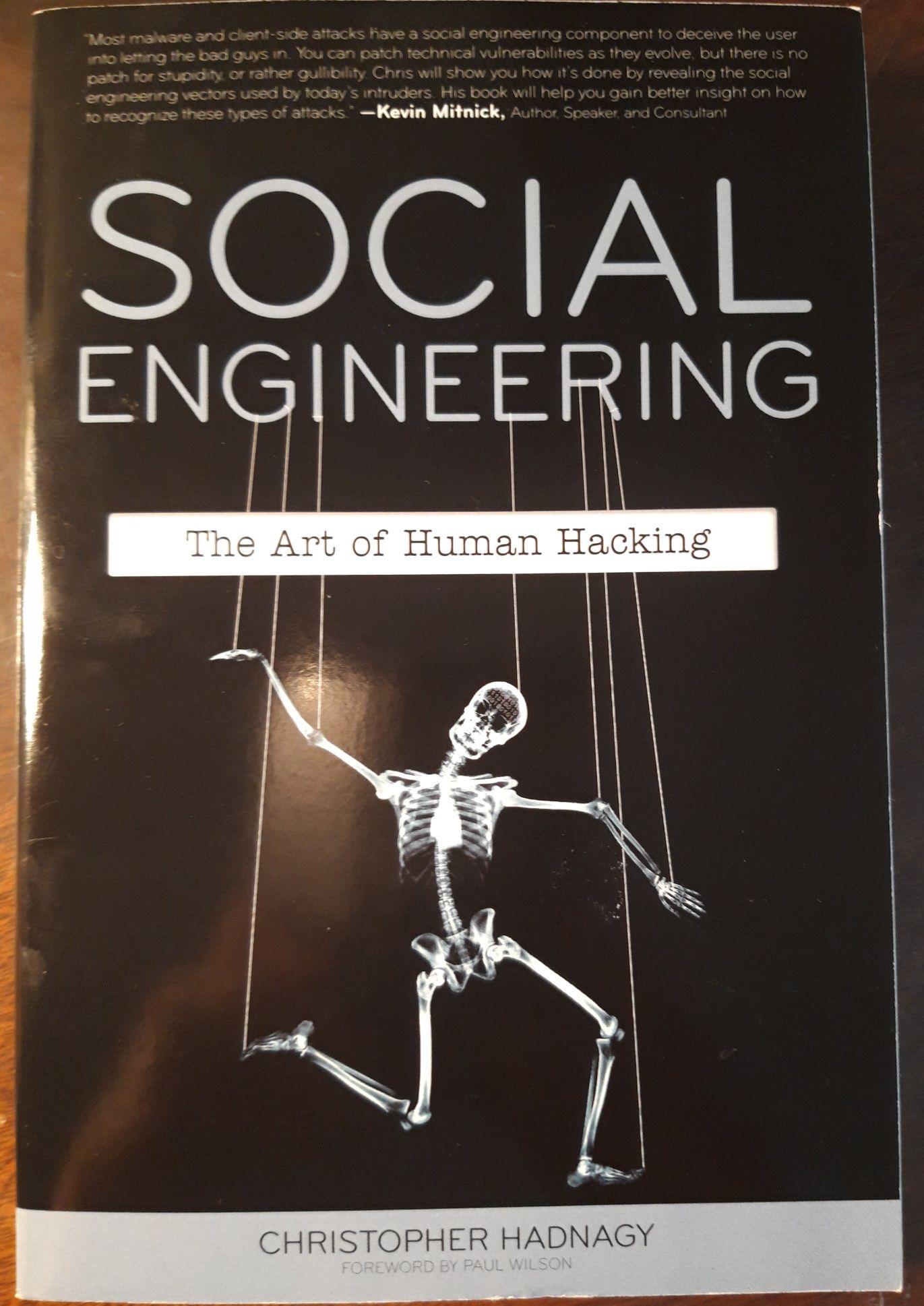 Книга Social Engineering