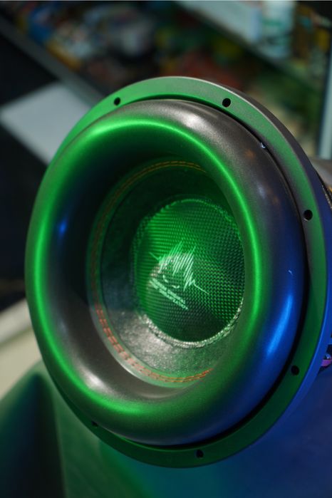 Momo Axiles sambufer