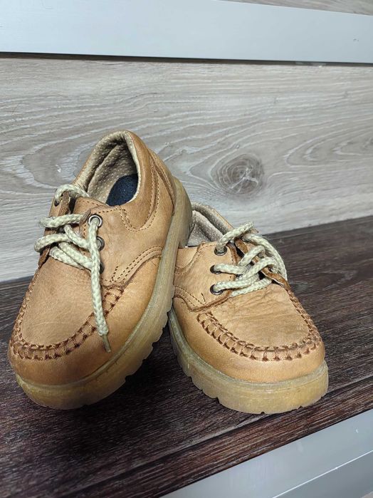 Продам ботинки детские 25 рр(маломерят)