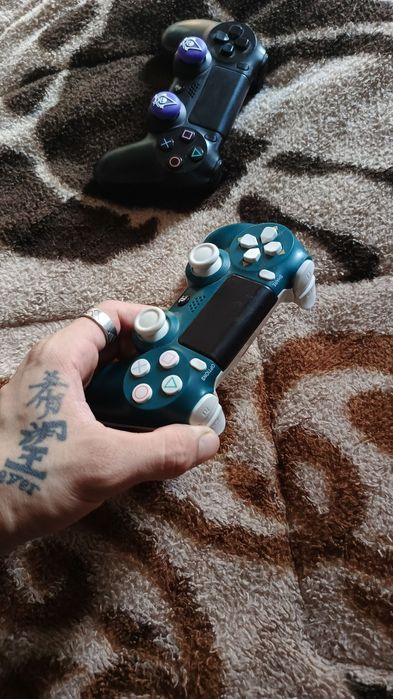 PlayStation 4 Slim 1TB Срочно