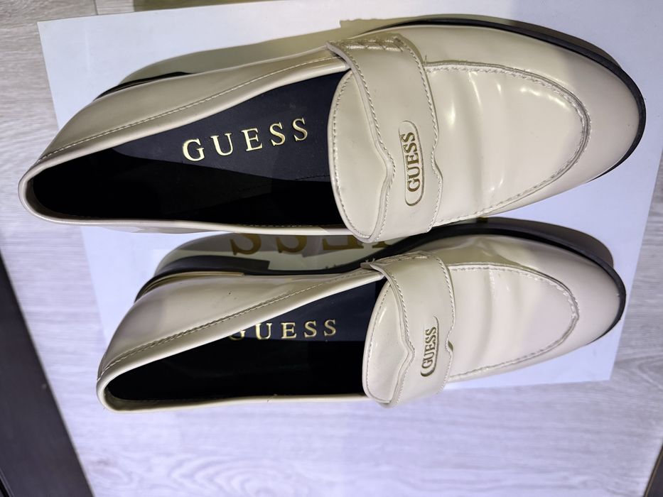 Guess бели обувки