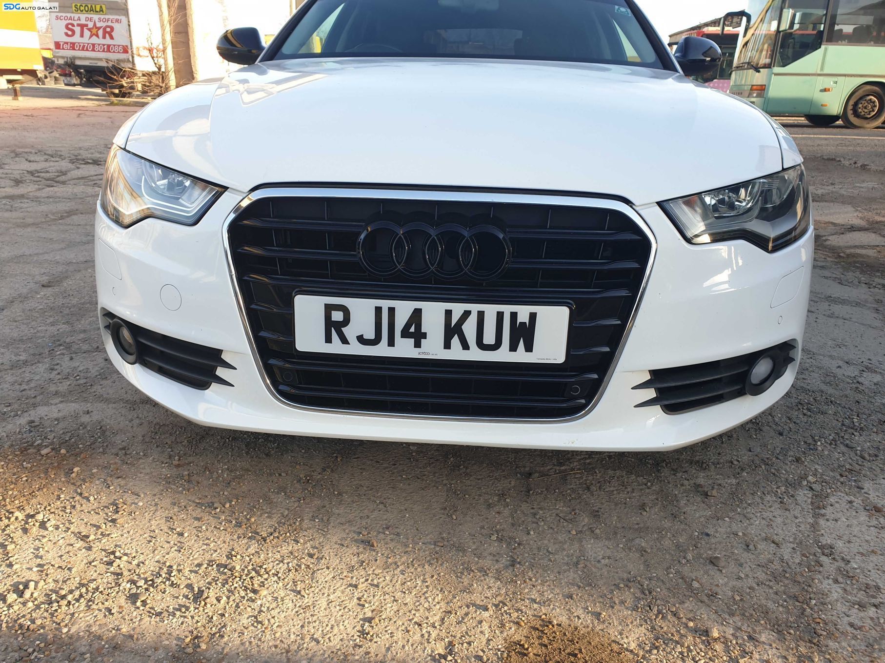 Bara Spoiler Fata FARA Grila cu Emblema cu Locas Senzori de Parcare si Spalatoare de Faruri Audi A6 C7 NFL Non Facelift 2011 - 2014 Culoare LY9C [K0782] [Depozit]