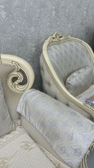 Диван и две кресло