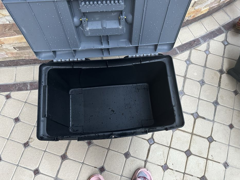 Ящик для строительных вещей и инструментов