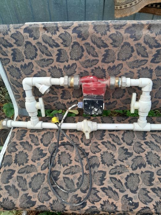 Продам 2 водяных насоса