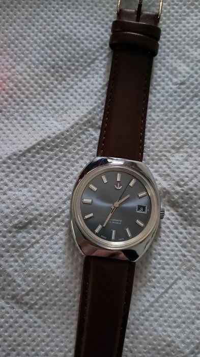 Certina și Rado , automatice .