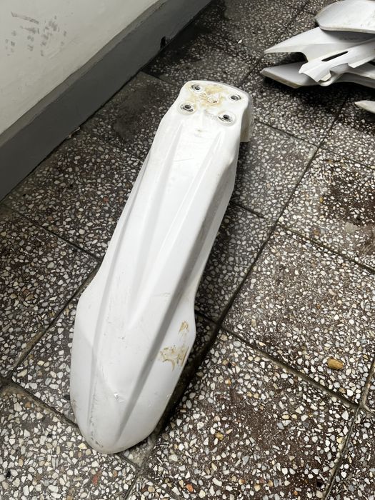 Продавам пластмаси за crf 250r 2009