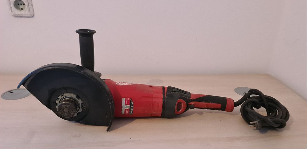 Milwaukee AGVKB 24-230EKX Polizor unghiular flex