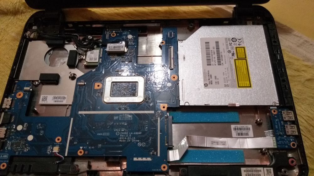 Лаптоп hp 15-r255nu За часи изгорял процесор