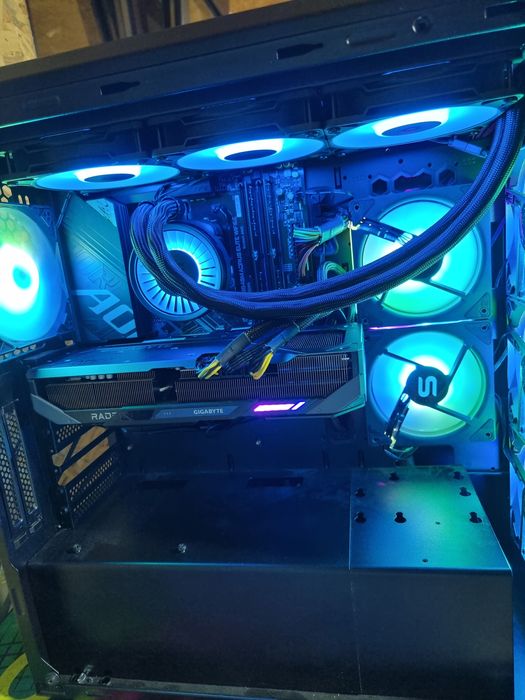 Pc gaming/editari, ryzen 9800x3d,64gb DDR5, rx9070xt, aio, rgb,etc!