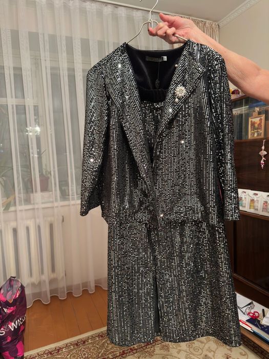 Продам женское платье