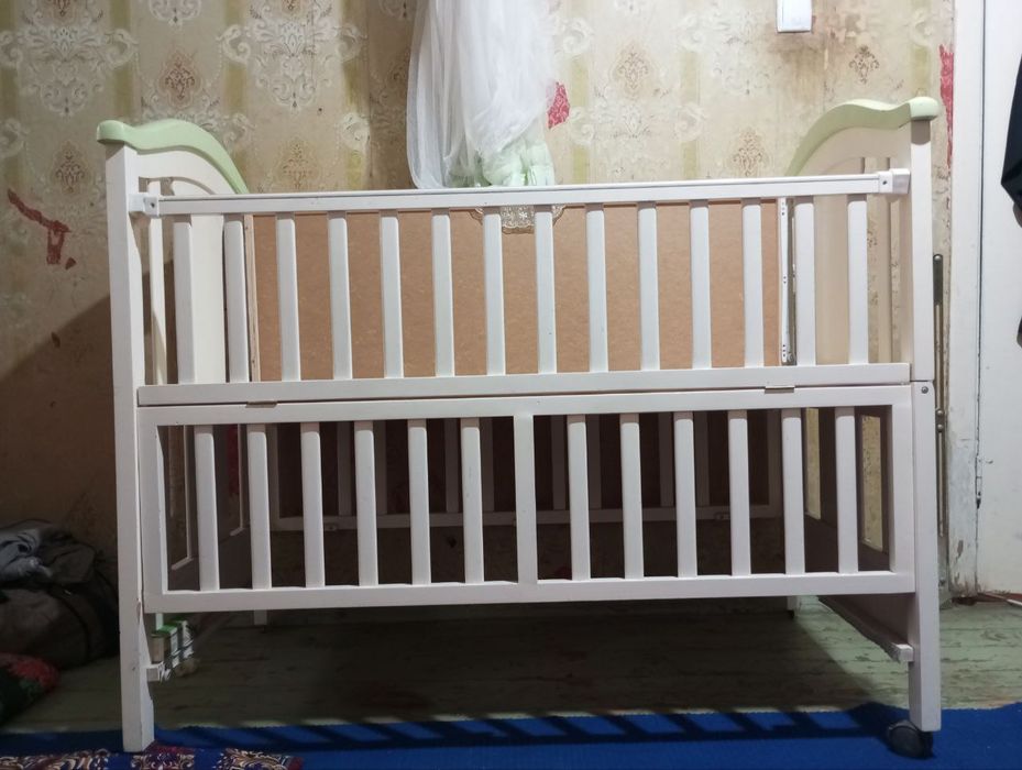 Detiski karavot sotiladi