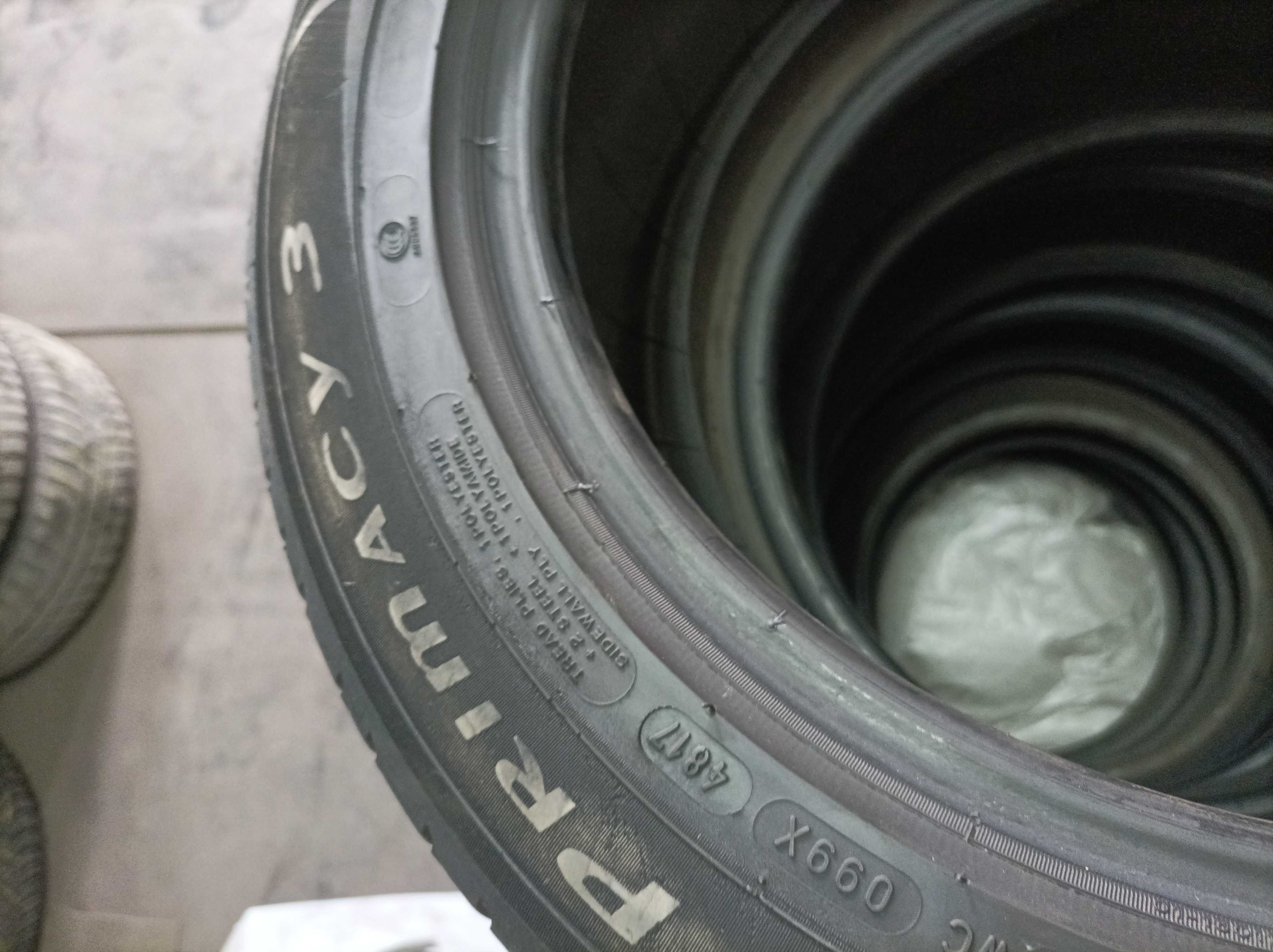 Продавам 2 летни гуми 205/55/16 91V Michelin -20 лв/бр.