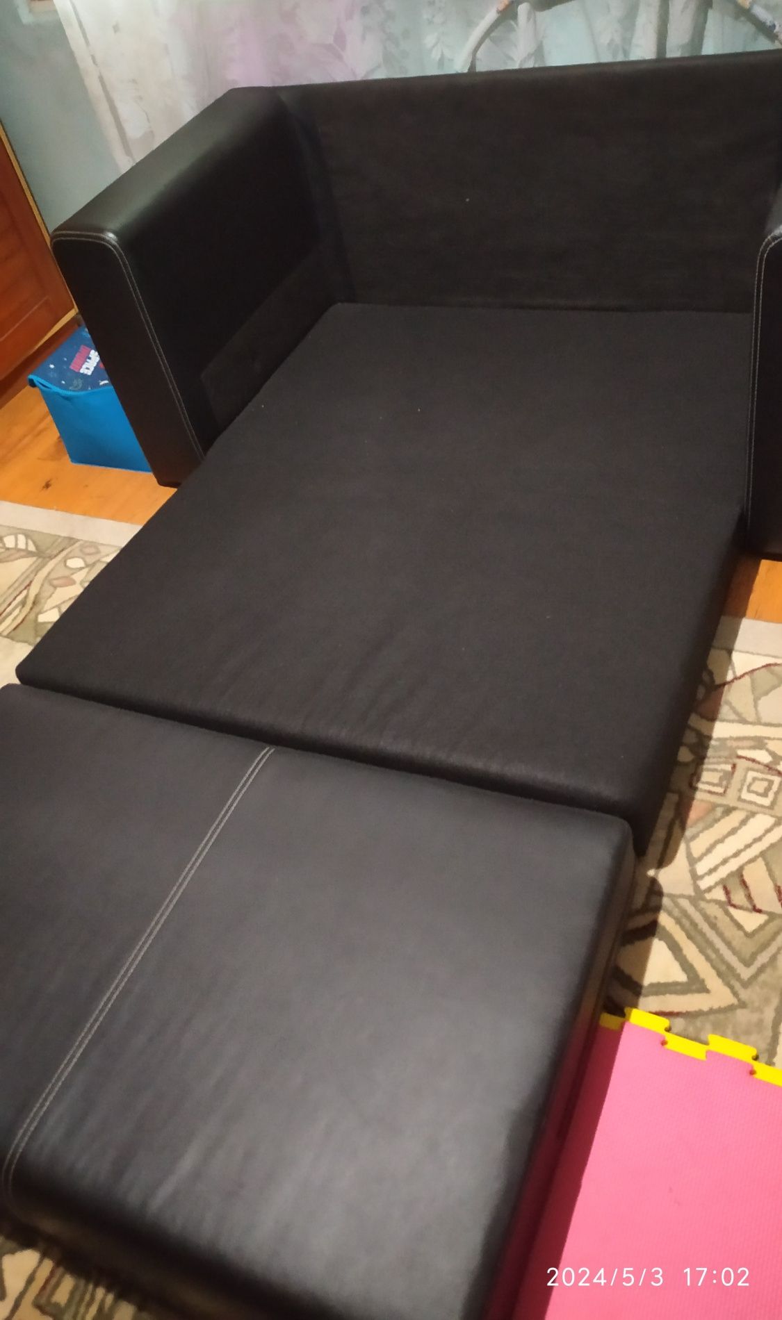 Разтегателен диван, нов! Цвят черен