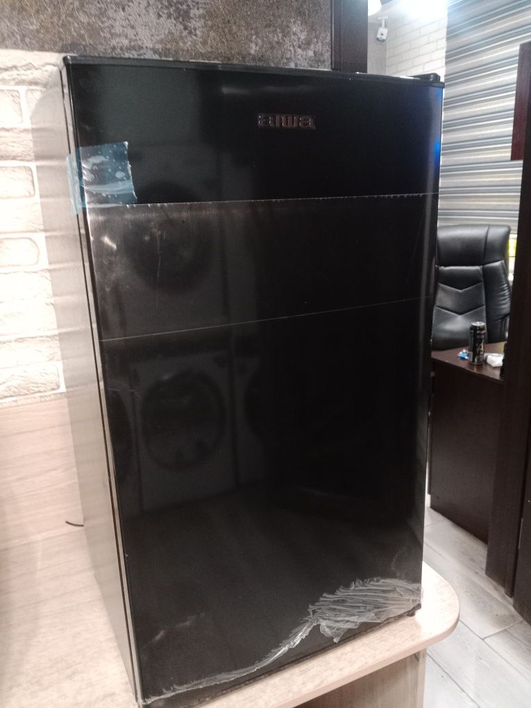 Холодильник мини Aiwa 90L