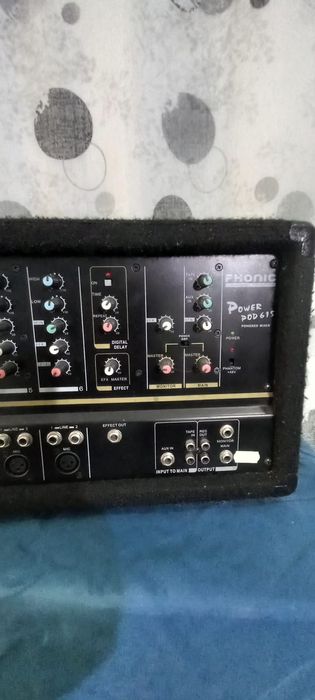 Mixer activ Phonic/ mixer amplificat