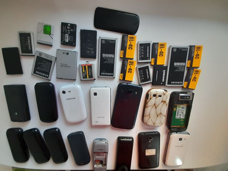Продам телефоны не которые возможно рабочие точно не знаю очень давно