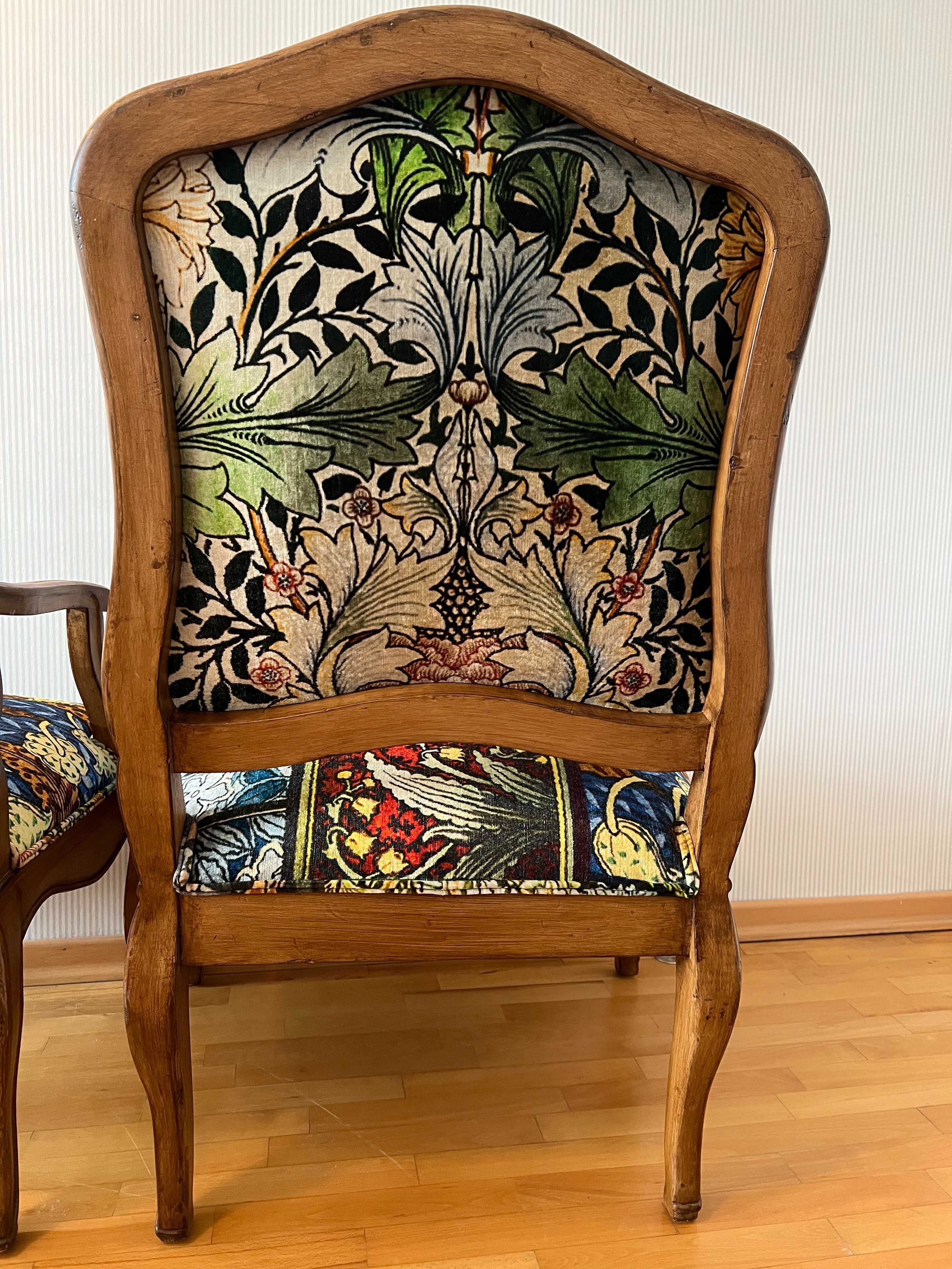 Двойка антикварни кресла – Bohème, с копринен пачуърк