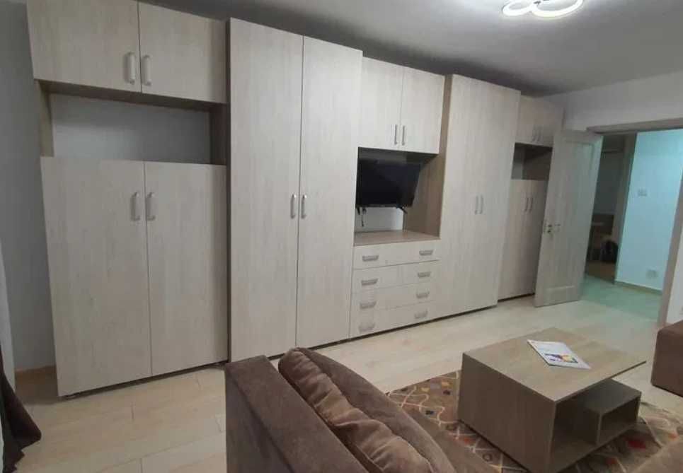 Дава се под наем Тристаен апартамент в Пловдив, Южен - 79 кв.м за 408 € - Снимка #1