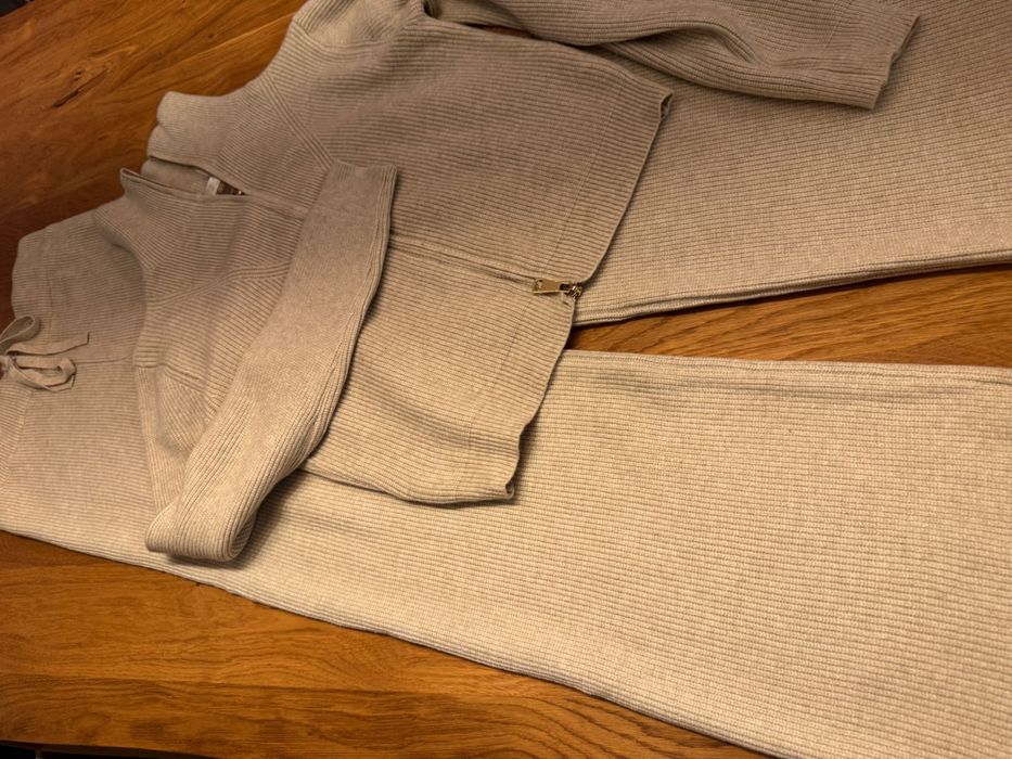 Уникален плетен сет панталон жилетка