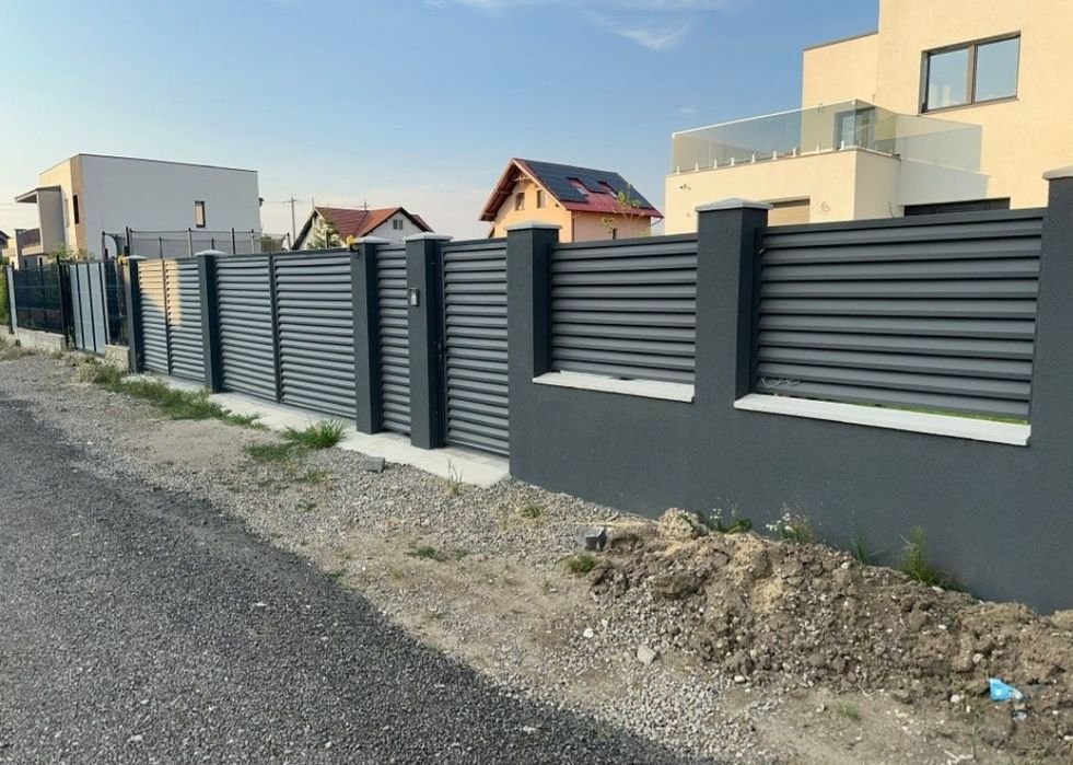 Montaj șipcă metalică gard