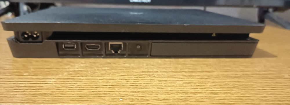 PlayStation 4 slim 500gb