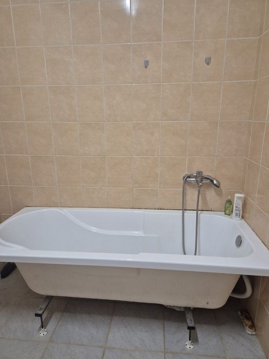 Închiriez apartament 2 camere, 2 balcoane, zona Stejarului, Florești,