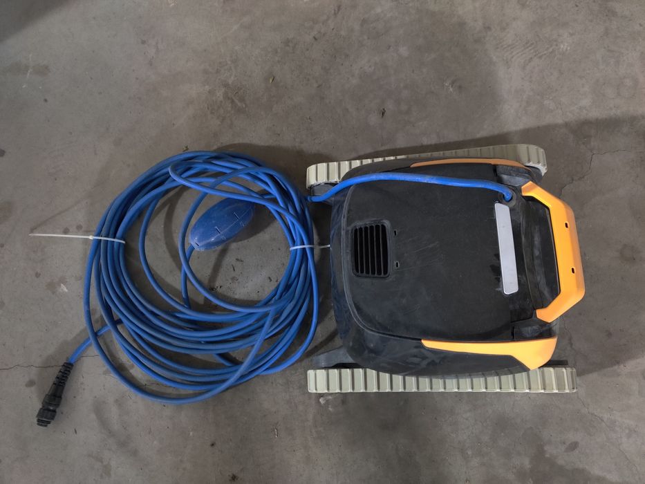 Aspirator piscina Dolphin E20
