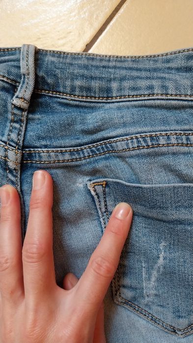 Накъсани дамски  дънки