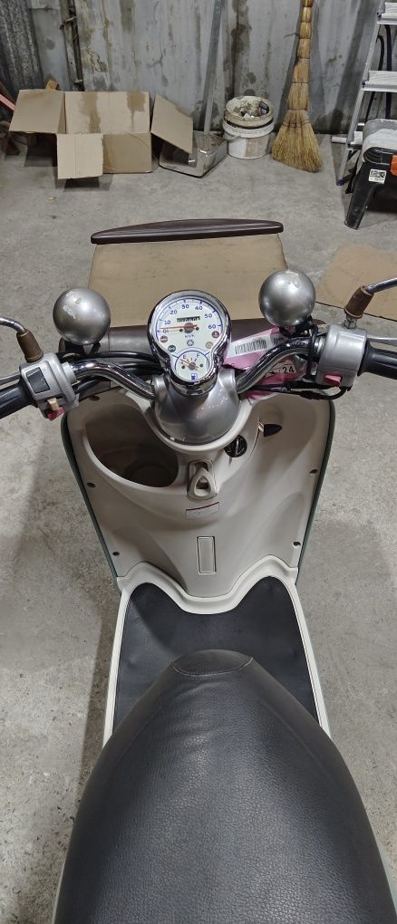 продаётся скутер Yamaha Vino Molfe