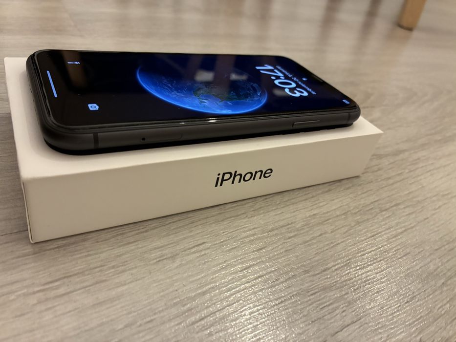 Vand Iphone 11 impecabil