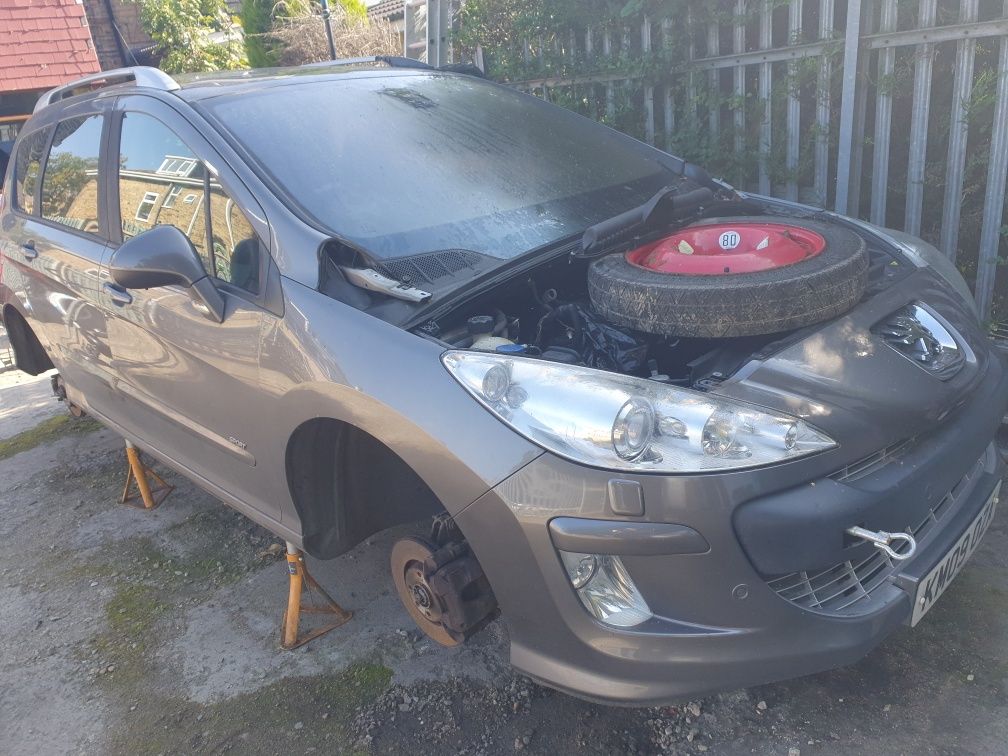 Пежо 308 св комби на части Peugeot 308sw 1.6hdi 2.0hdi 1.4 и 1.6 бензи