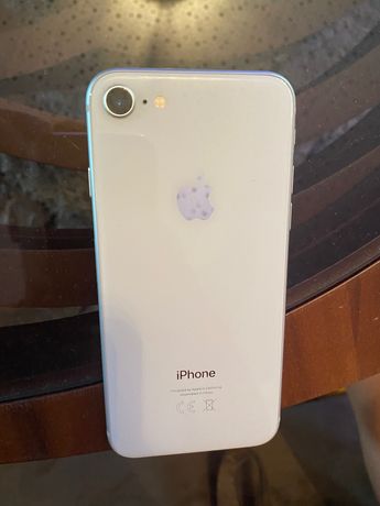 iPhone 8 64 GB сребрист