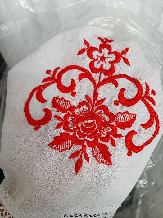 Vând rochie cu motive tradiționale Daleea