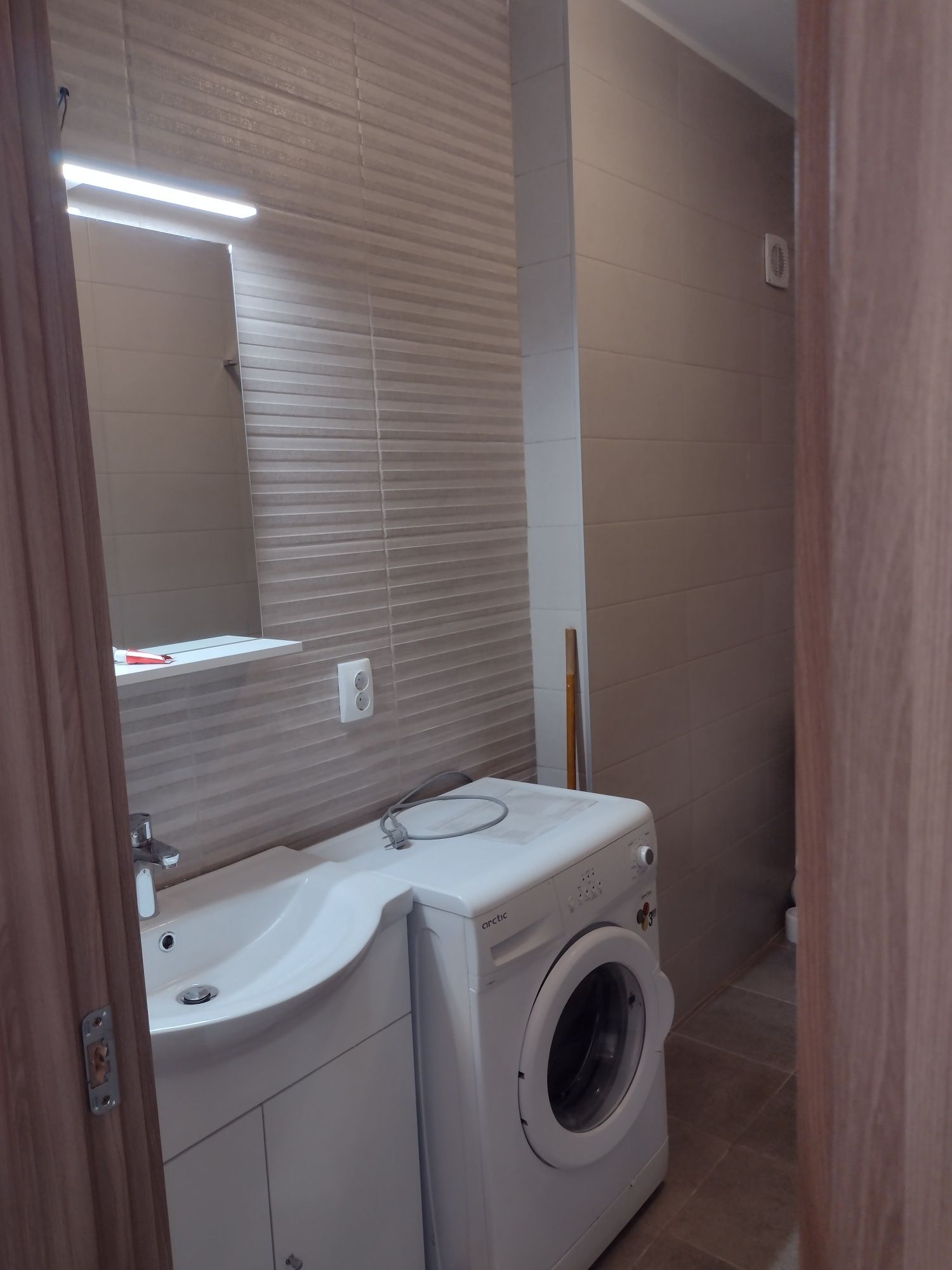 Închiriez apartament strada Fabricii