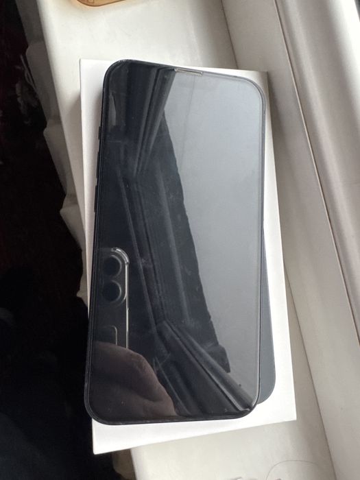 IPhone 13  256 , с коробкой , в ремонте не был отличное состояние