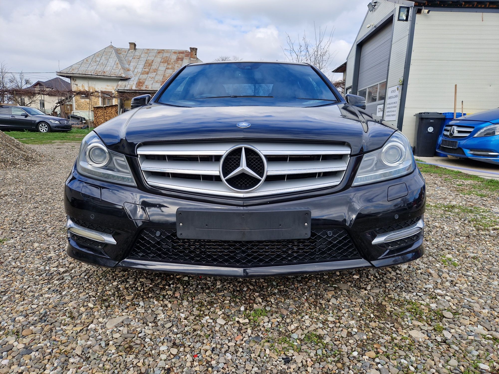 Dezmembrez dezmembrari Mercedes C class w204 facelift AMG xenon om651