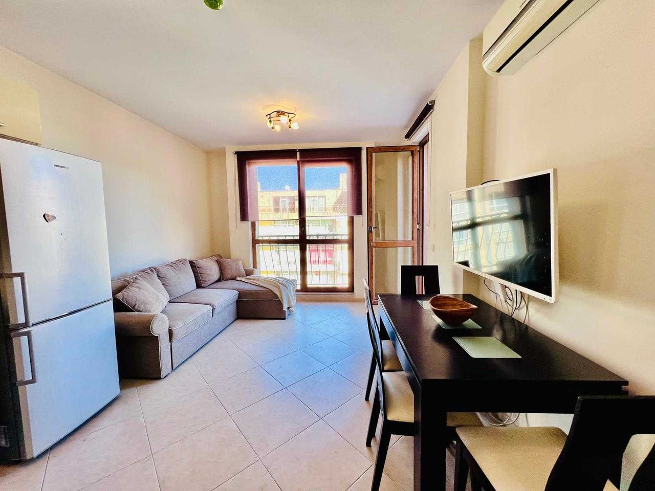 Продава се Тристаен апартамент в к.к. Слънчев бряг - 70 кв.м за 1572 €/кв.м - Снимка #2