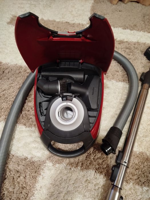 Прахосмукачка Miele s5