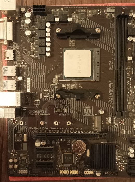 Продаётся комплект gigabyte a320m-h, ryzen 3 3100+ кулер