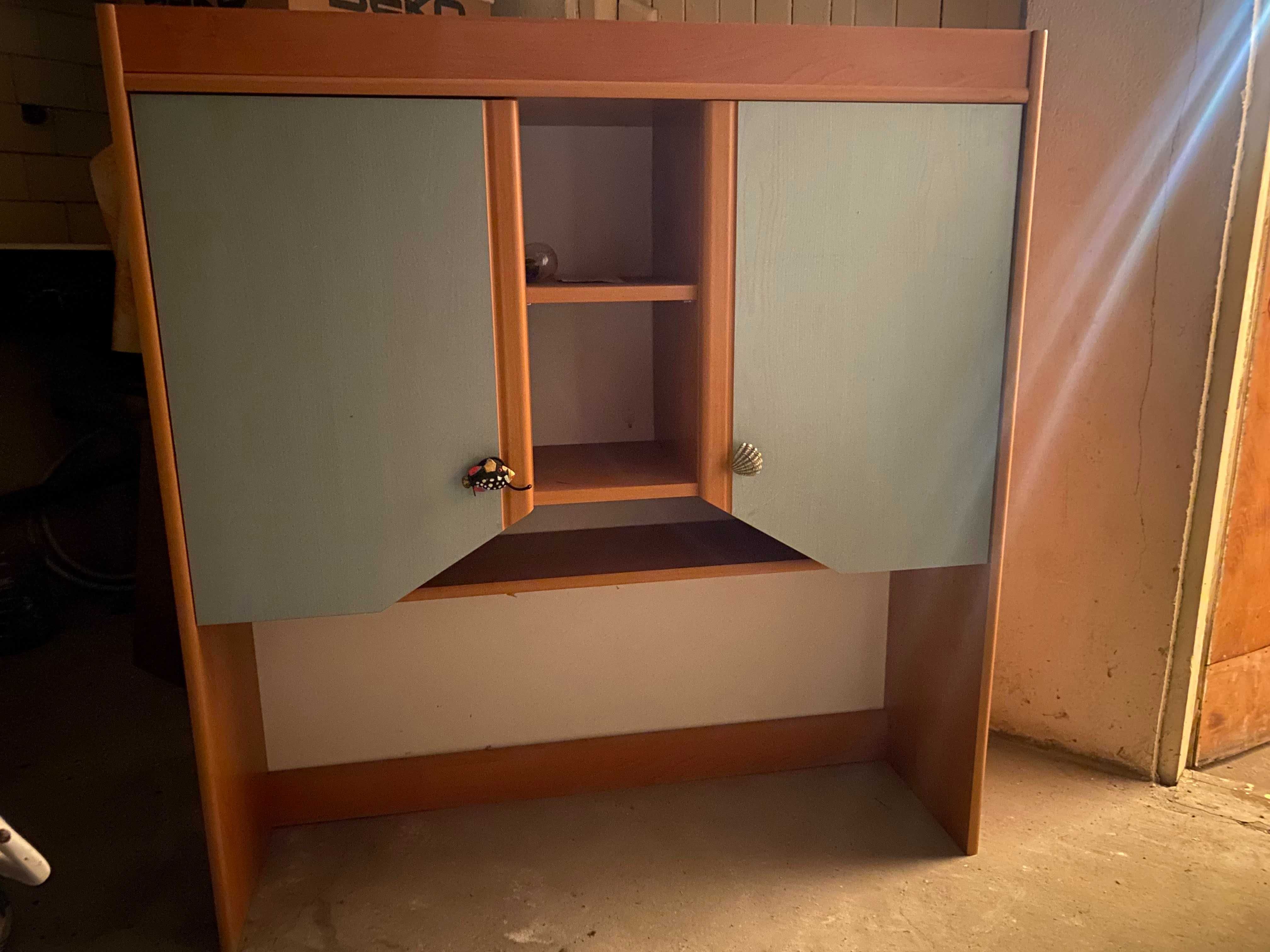Комплект бюро, голям шкаф и по-малък шкаф