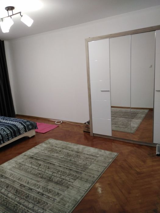 Vând ap.3 cam.+living D-va Nord