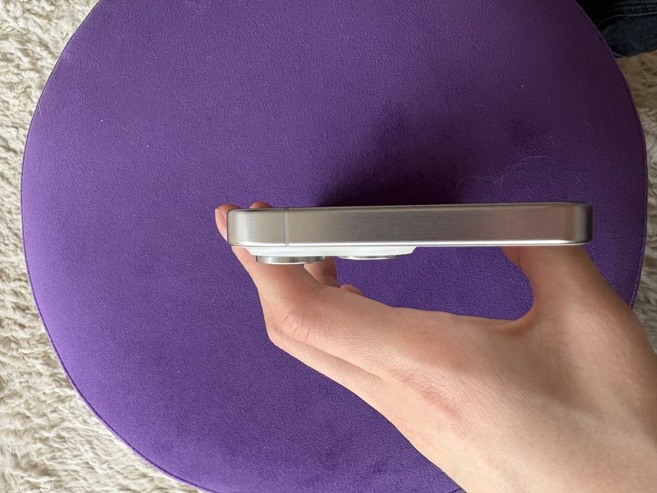 Apple iPhone 15 Pro Max – 256 GB – White Titanium – Stare impecabilă