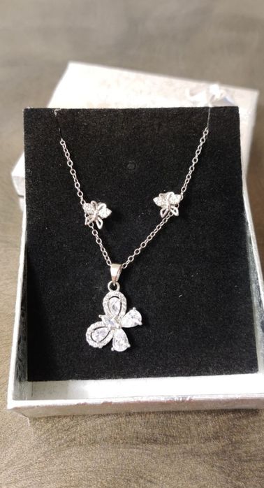Set colier cu pandantiv fluture și cercei din argint